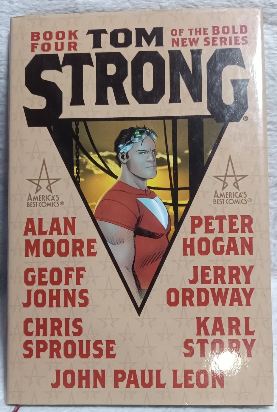 NELA-n, Tom Strong Comic, Volumen 4, Ingles