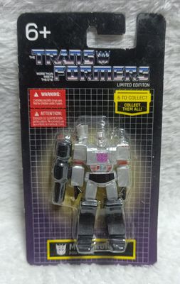 NELA-b,  Megatron Transformers Edición limitada Prexio, mini figura de 2.5 pulgadas.