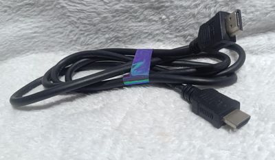 NELA-o, Cable HDMI a HDMI  (High-Definition Multimedia Interface).