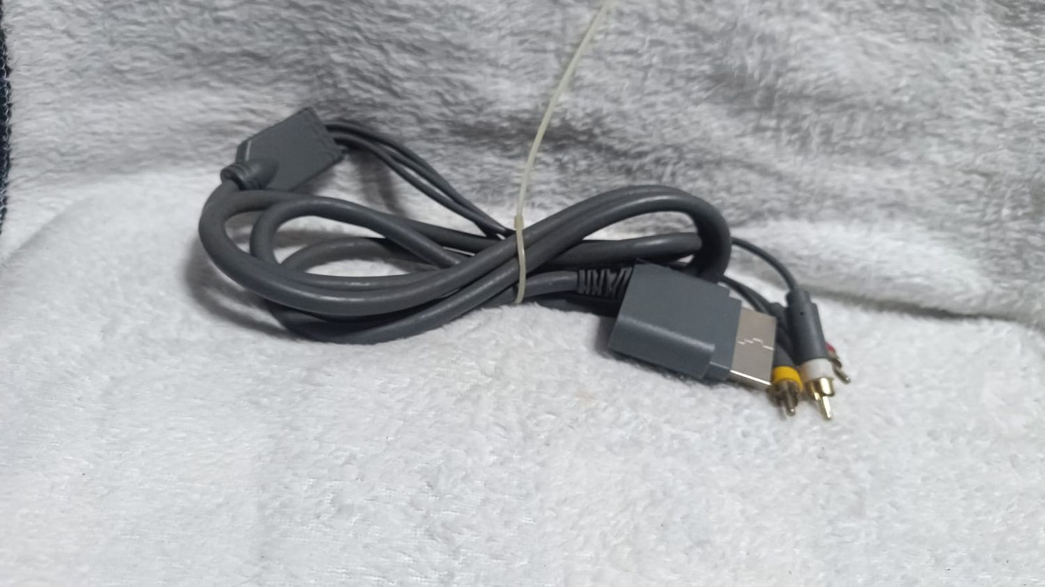 NELA-o, Xbox 360 Cable RCA Audio y Video Usado