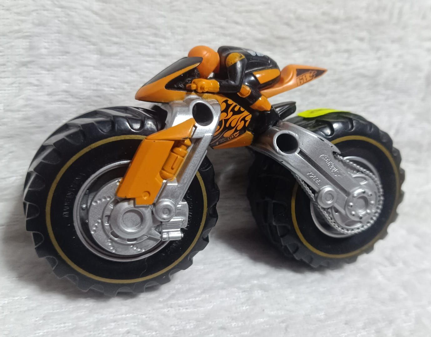 NELA-f, Motocicleta Hot Wheels Cycle Crusher, Speed Cycles.