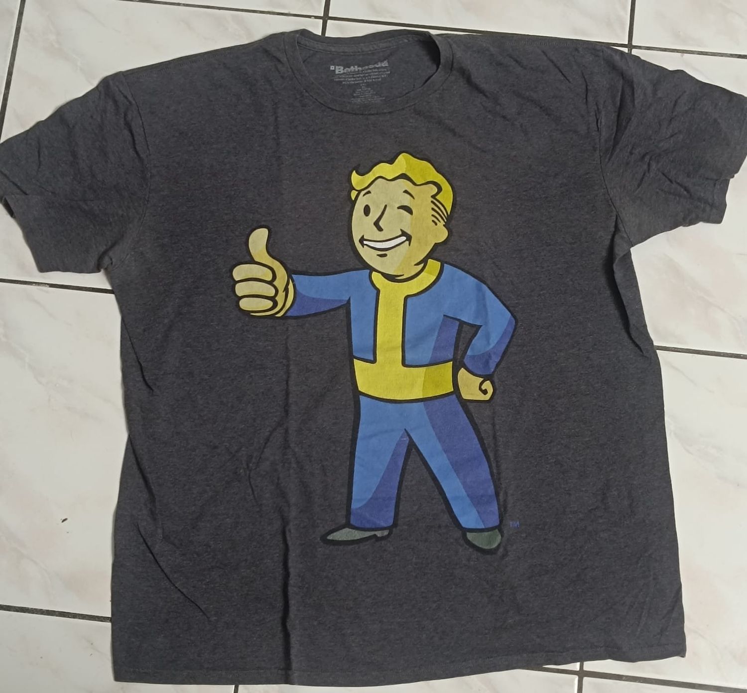 NELA-a,  Camisa Fall Out Vault Boy XL