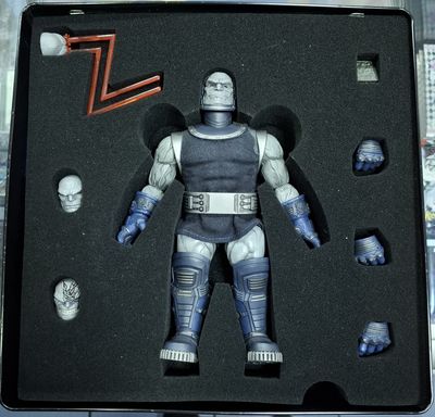 SJ Darkseid Figura Mezco One 12