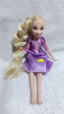 NELA-q, Muñeca Barbie Rapunzel Disney &quot;Enredados&quot;