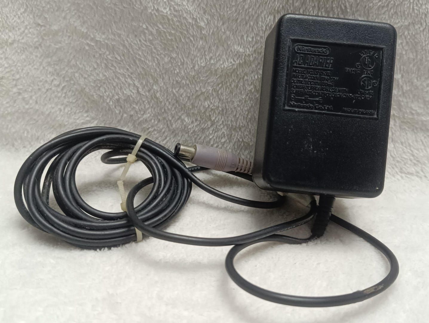 NELA-o, NES Cable Adaptador para la consola Super Nintendo Entertainment System (SNES).