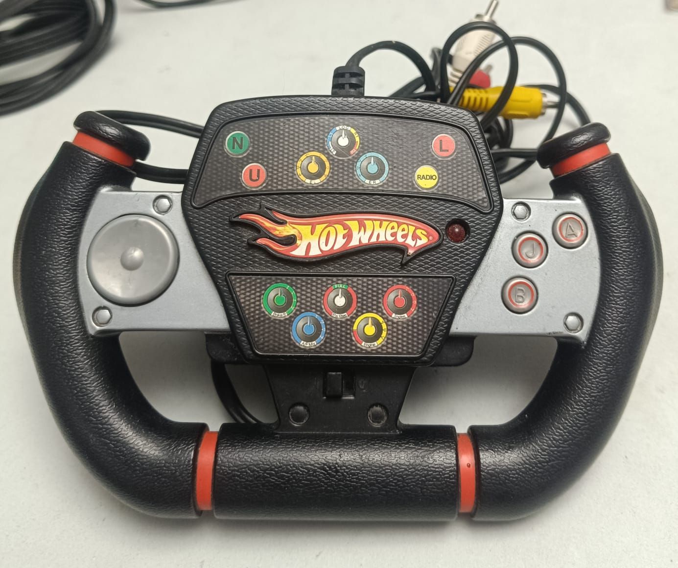 NELA-o, Racing Game Plug Hot Wheels Usado