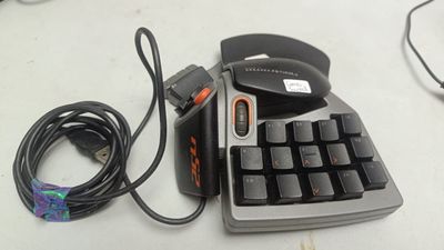 NELA-o, Control PC Belkin Nostromo SpeedPad N52, un Teclado de Juego Programable.