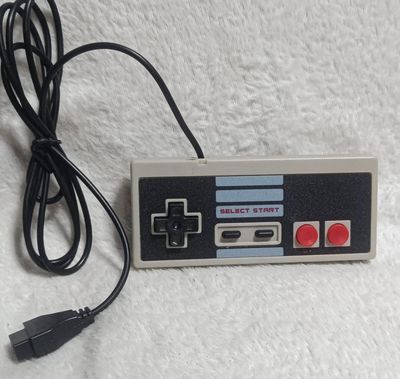 NELA-o, Control de NES (Nintendo Entertainment System Usado