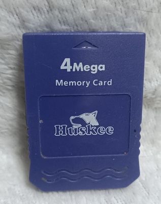 NELA-g, Tarjeta de memoria Huskee de 4 MB.