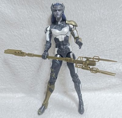NELA-q, Marvel Legends Figura Midnight de &quot;Avengers: Infinity War&quot;. Usada