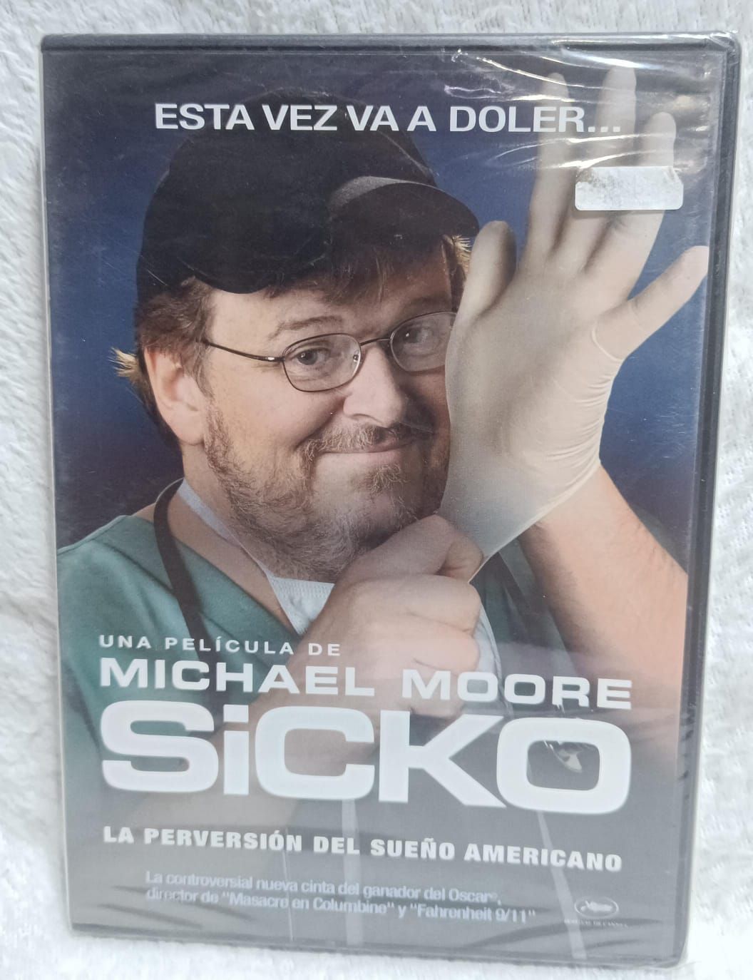 NELA-t, Sicko de Michael Moore Año 2007 DVD de la película Idioma y Subtitulos en Espanol e Ingles.