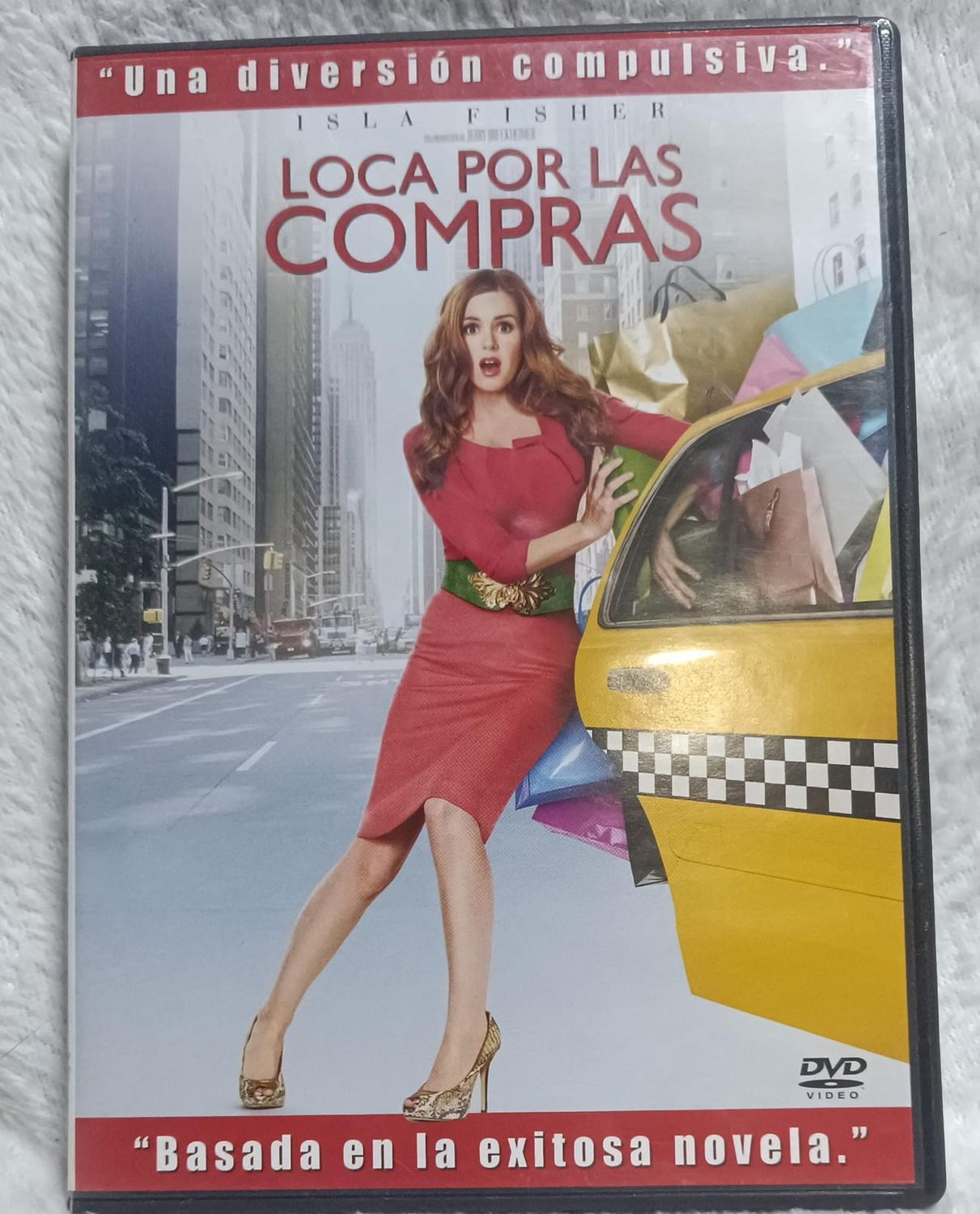 NELA-t, Loca por las Compras DVD de la Película