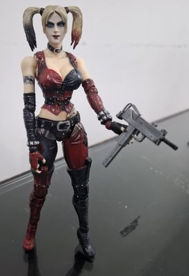 SH4 Harley Quinn Figura Articulada Play Arts