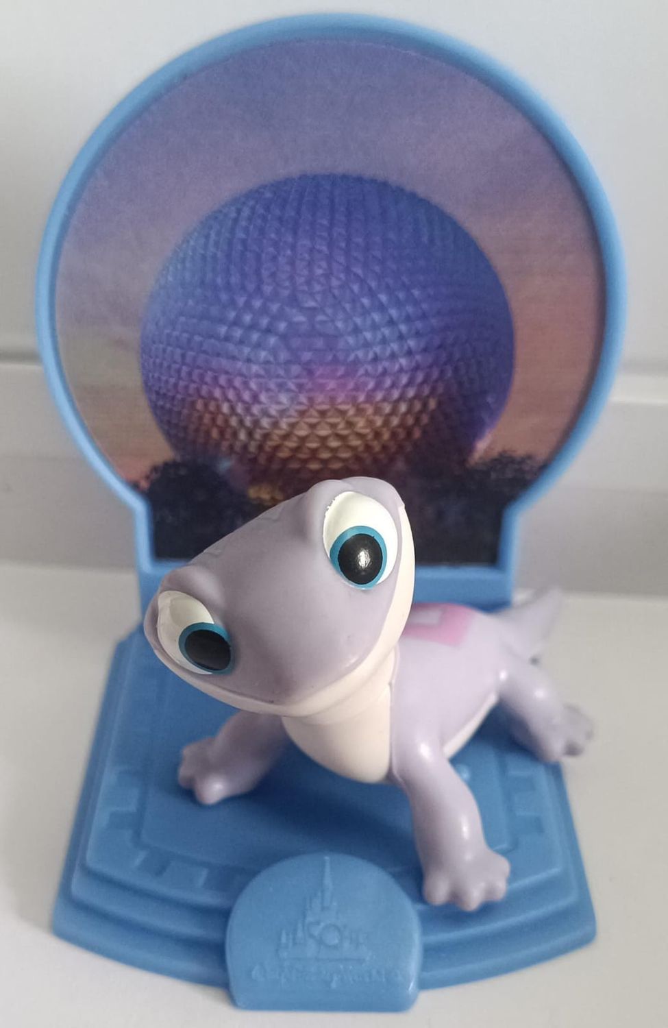 NELA-q, Bruni salamandra Frozen 2 Disney. McDonald&#39;s Juguete