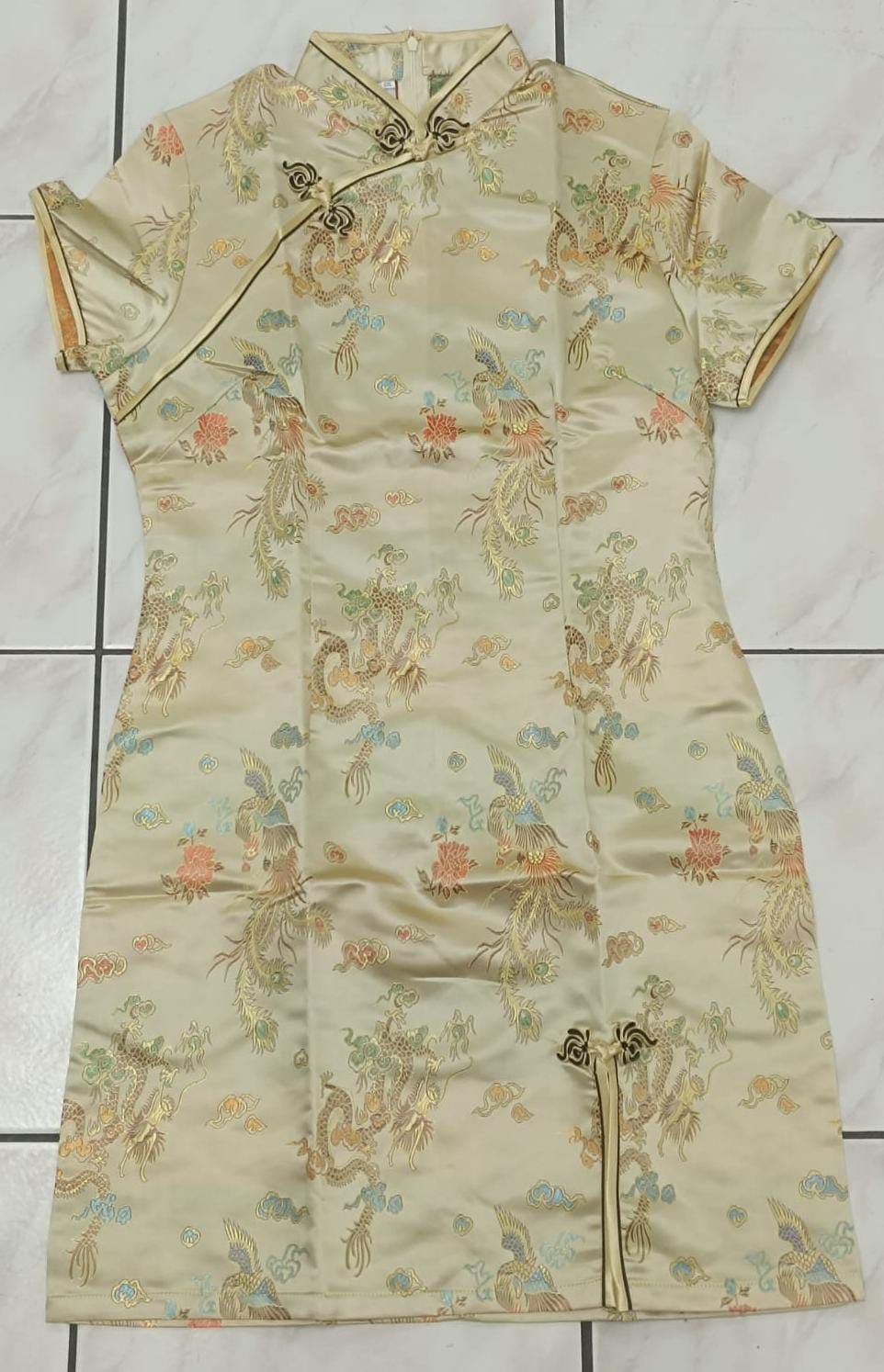 NELA-a, Vestido Estilo Chino XL Usado