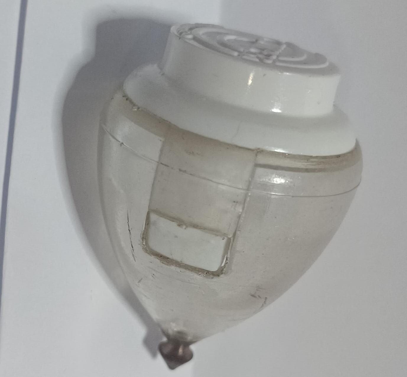 NELA-s, Trompo Transparente 2.5 Pulgadas Usado.