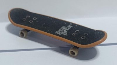 NELA-s, Tech Deck Patineta para Dedos.