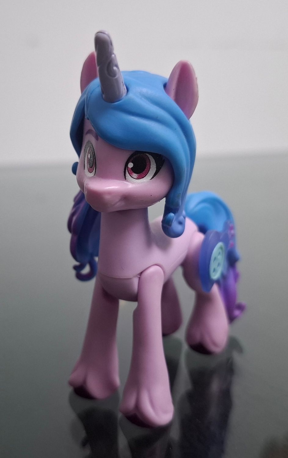 SH My Little Pony Figura Izzy Moonbow 3 Pulgadas