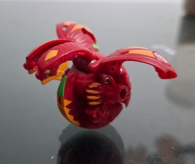 SH Bakugan Rojo