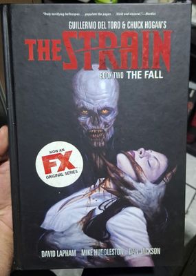 SHX The Strain Comic Book Two The Fall Tapa Dura Ingles