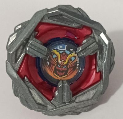 SHB-4k Beyblade Rojo con Plateado Beyblade X Steel Samurai 4-80T.   Tipo equilibrio Hasbro.