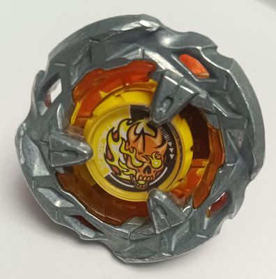 SHB-4k Beyblade Anaranjado 4 Beyblade X Hells Scythe 4-60T.  Tipo Equilibrio y giro a la derecha.