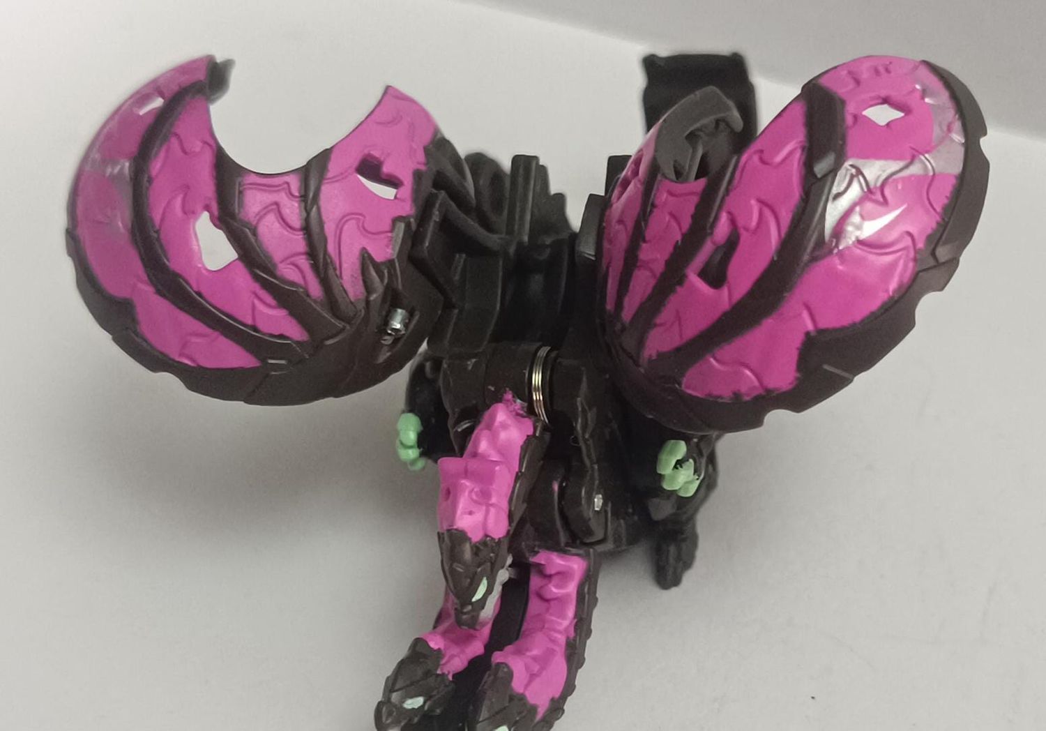 SHB-4k Bakugan Fusia 2 con Negro Bakugan Genesis Nillious Darkus