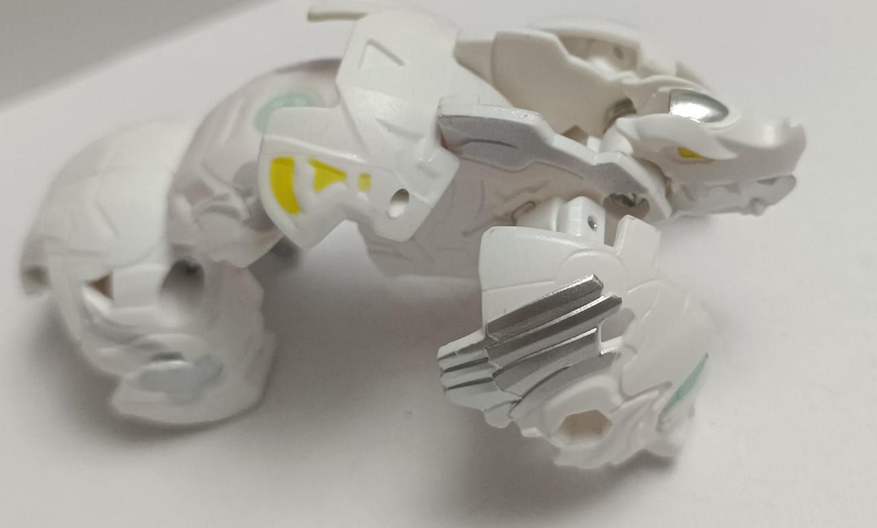 SHB-4k Bakugan Blanco 2 Bakugan  &quot;Evolutions&quot; Spin Master