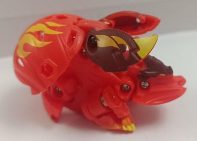 SHB-4k Bakugan Amarillo 9 Bakugan Pyrus Blitz Fox de la serie Bakugan: Evolutions.