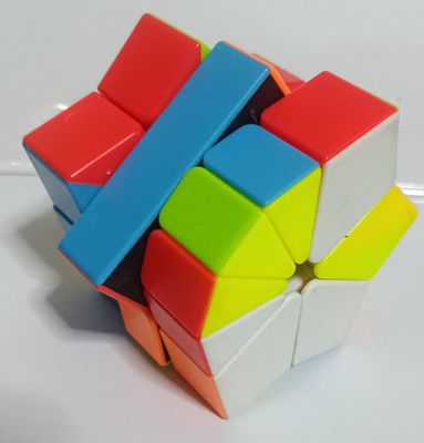 SHX4 Cubo Rubik &quot;Square-1&quot; MoYu MeiLong Verde, Amarillo, Rojo, Blanco.