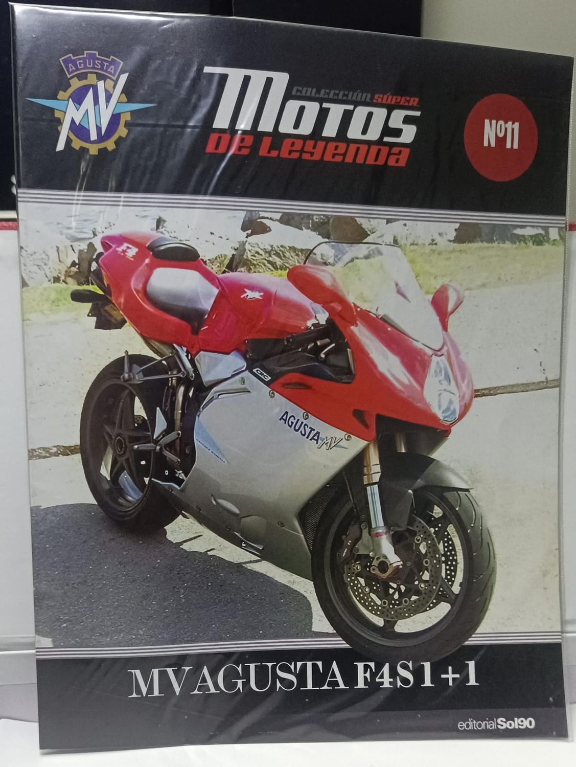 NELA-r, Revista Motos de Leyenda Issue 11 Motocicleta MV Agusta F4S1+1.