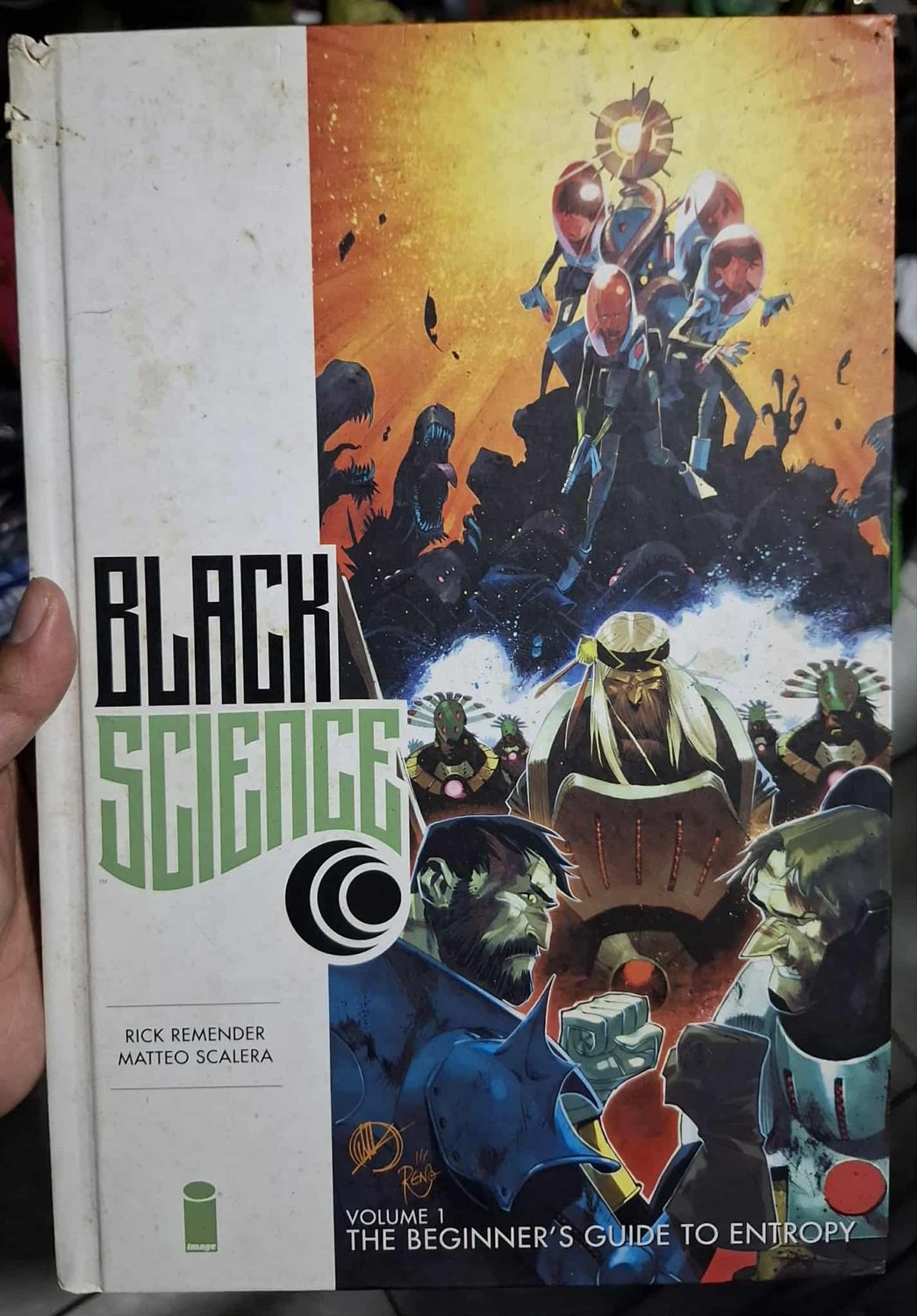 BA36 Black Sciece Comic Tapa Dura Volumen 1 The Beginner Guide to Entropy