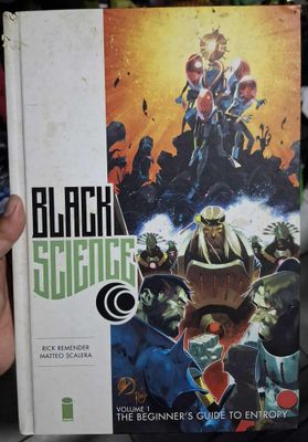 BA36 Black Sciece Comic Tapa Dura Volumen 1 The Beginner Guide to Entropy