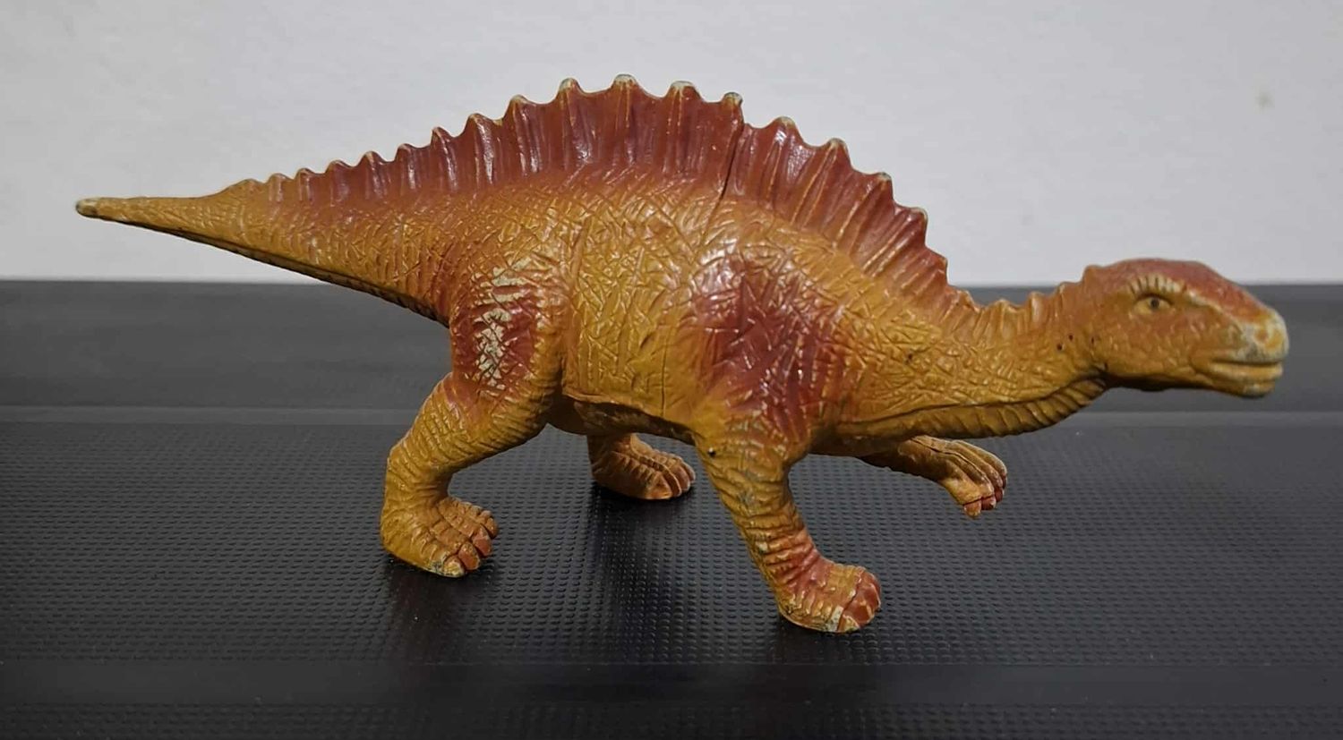 BA36 Dinosaurio Figura