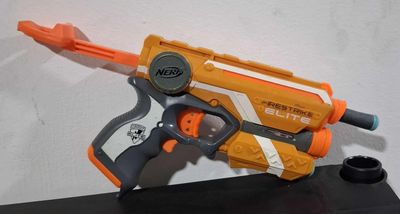 BA37 Nerf Pistola de Dardos Firestrike Elite con 3 Dardos