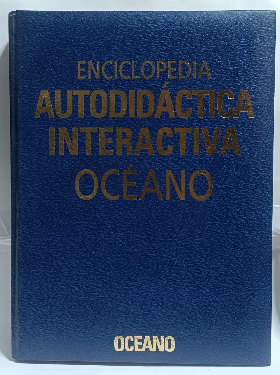 NELA-u, Enciclopedia Autodidactica Interactiva Oceano Libro Volumen 4 Español