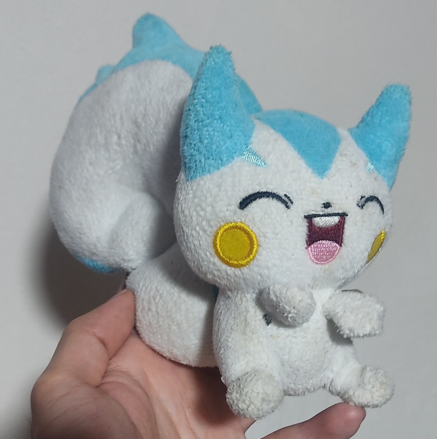 SH1 Pachirisu Pokemon Peluche
