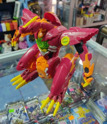 NELA-i, Bakugan Grande Rojo,  Bakugan Dragonoid Maximus figura. 8 pulgadas (20 cm) de altura.