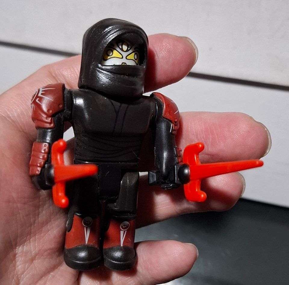 BA13 Roblox Black Red Ninja Figura