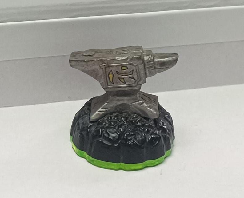 NELA-b, "Anvil Rain" de Skylanders: Spyro's Adventure.