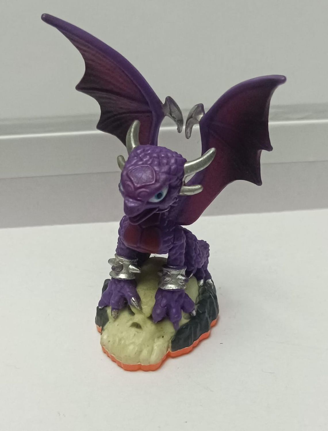 NELA-b, Cynder, Skylanders Giants