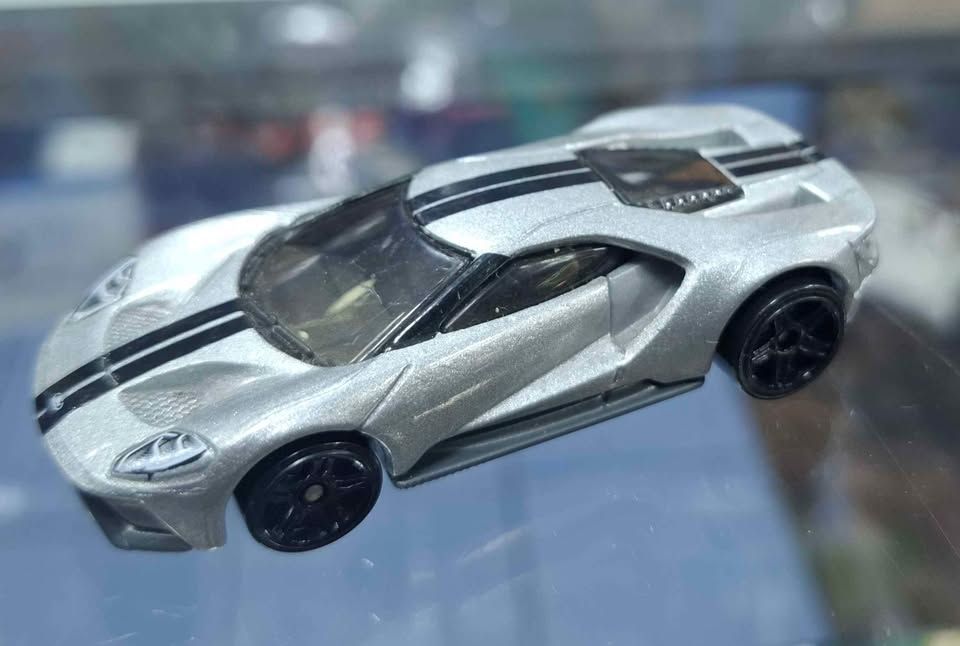SJ 17 Ford GT Hot Wheels