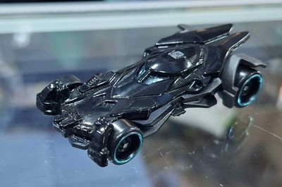 SJ Batimovil Hot Wheels 2015