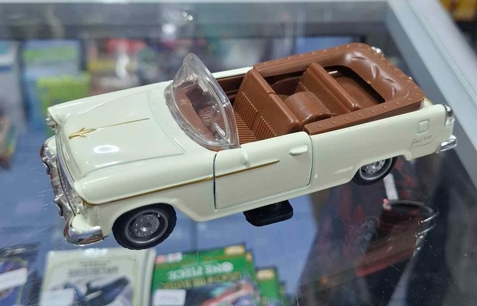 SJ2 1/32 Auto Convertible de Coleccion con Baterias