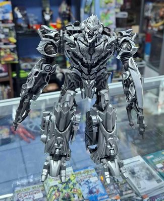 SJ1 Megatron Figura Transformers Figura Studio Series