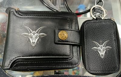 KM Set de Billetera Negra y estuche para llave de Auto.