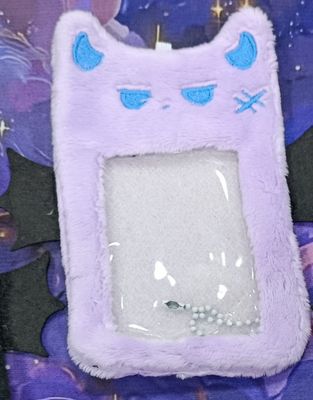 KM Soporte para tarjetas  vampiro/gato Morado