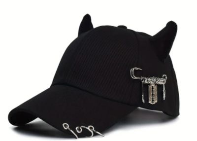 KM Gorra con cuernos