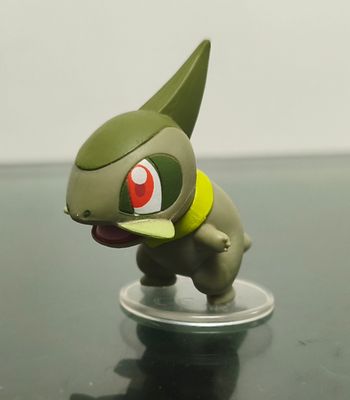 SH1 Axew Figura Jazwares Pokémon Figura