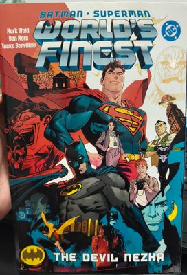 SH1 Batman Superman Worlds Finest The Débil Nezha Comic Libro Ingles